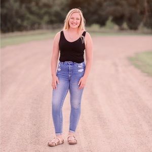 Meet your Posher, Abby